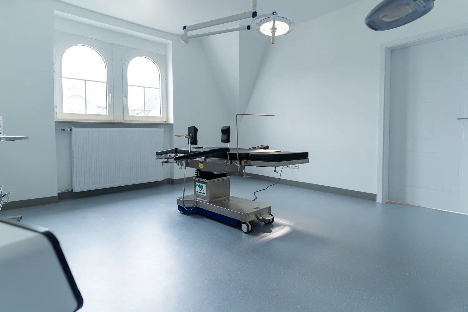 Eingriffsraum / OP – Operationstisch