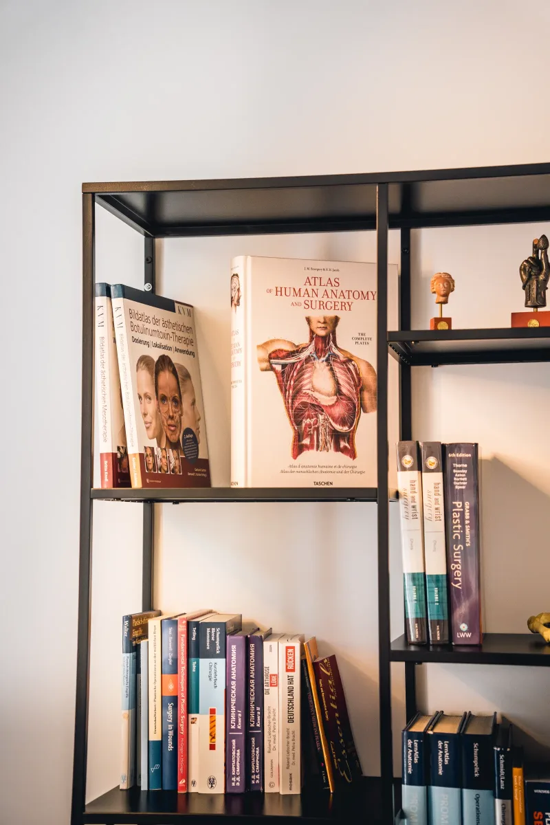 Medizinische Fachbibliothek der Clinica Bellarte